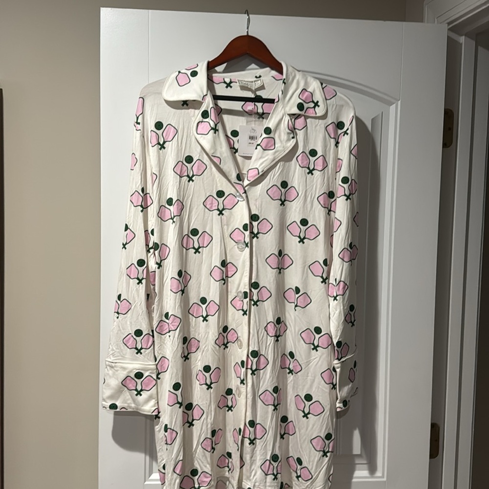 BNWT PICKLEBALL robe size L/XL